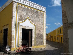 Street scene in Izamal