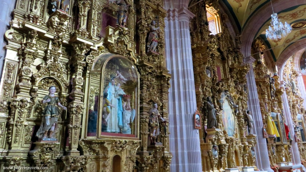 Iglesia de Santo Domingo Gilded Retablos