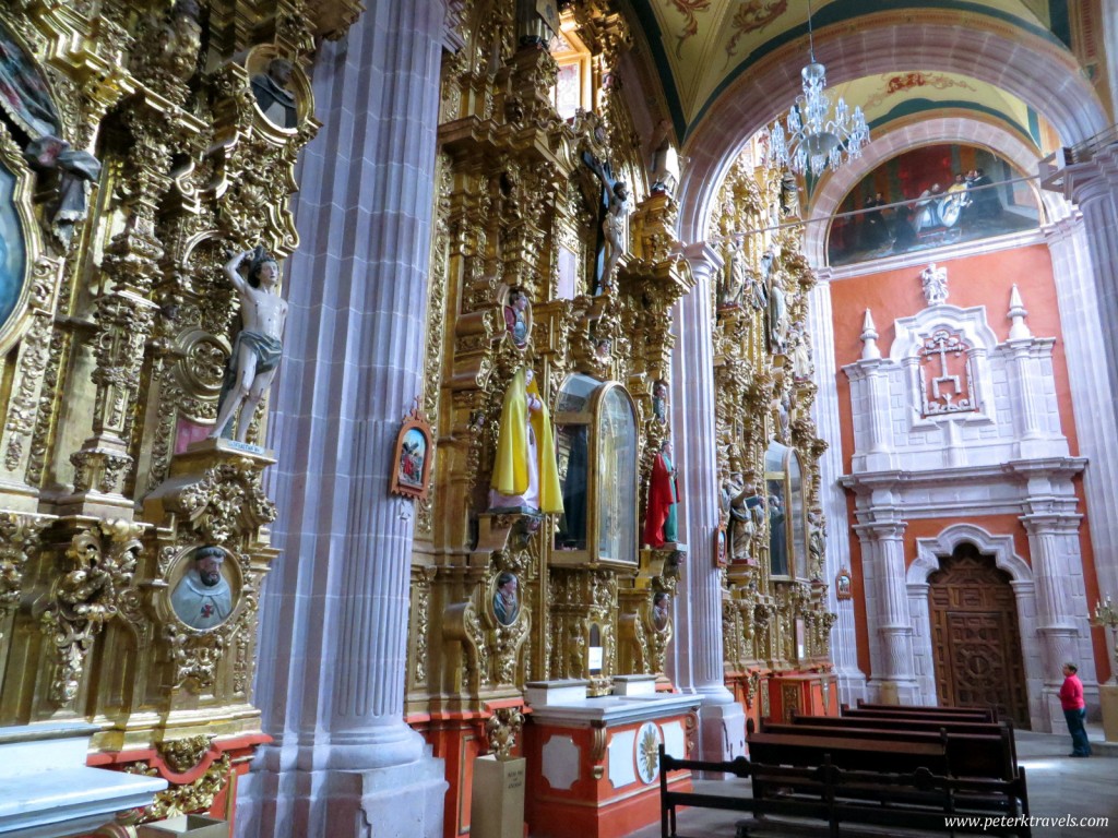 Iglesia de Santo Domingo Gilded Retablos