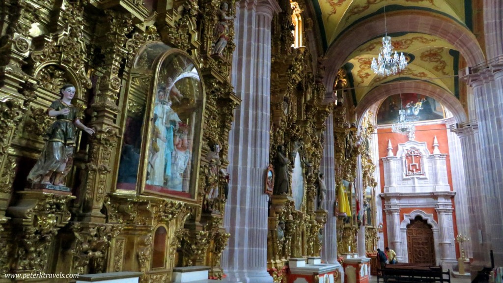 Iglesia de Santo Domingo Gilded Retablos