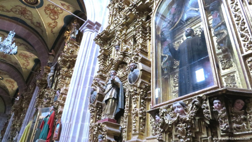 Iglesia de Santo Domingo Gilded Retablos